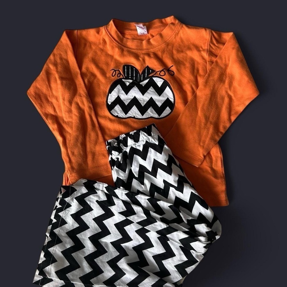 Fall Pumpkin Appliqué Orange Shirt & Chevron Pants Set Size 4, Halloween/Fall
